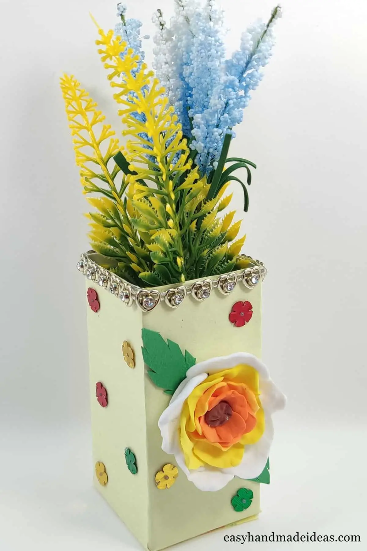 Ready-made flower vase