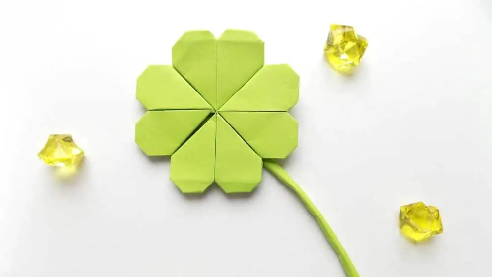 Paper four leaf clover