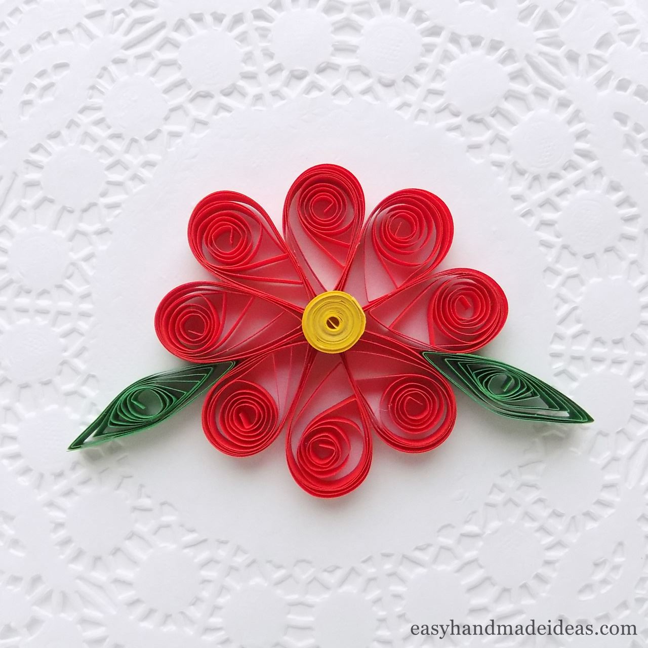 Simple quilling flower